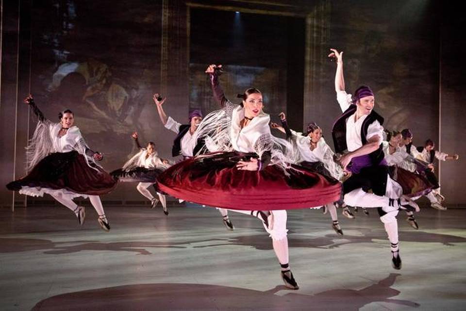 Escena de jota aragonesa en SOROLLA del Ballet Nacional de España. Fotografía: Stanislav Belyaevsky
